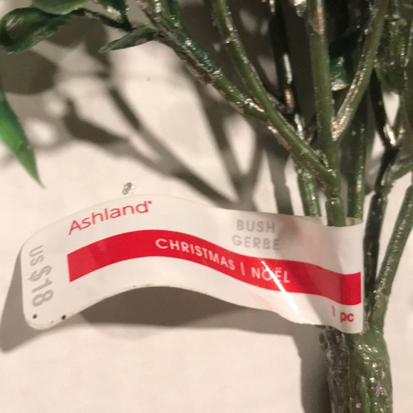 Ashland Christmas Artificial Boxwood Green Bush - Picture 3 of 7